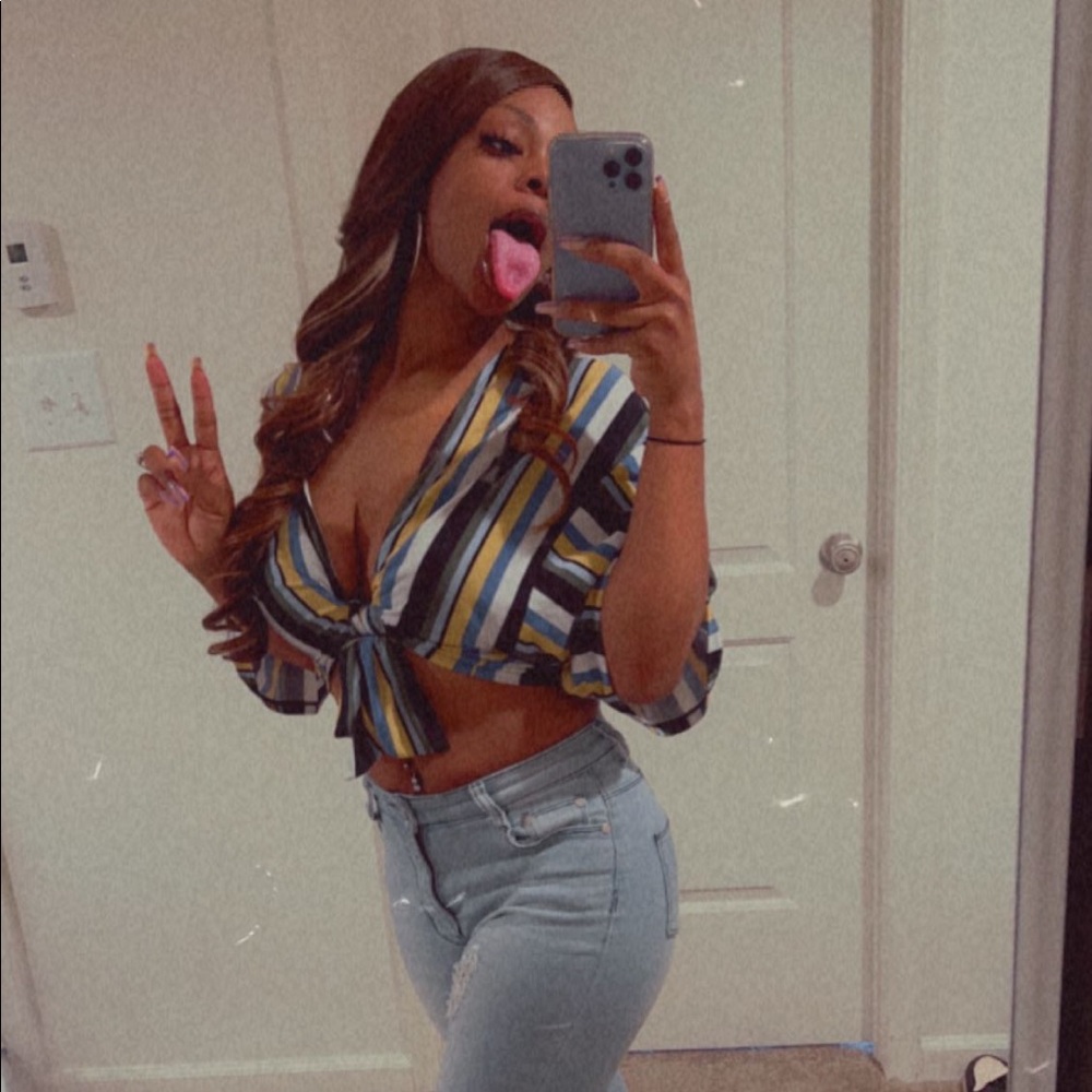Meet your Posher, Kayla